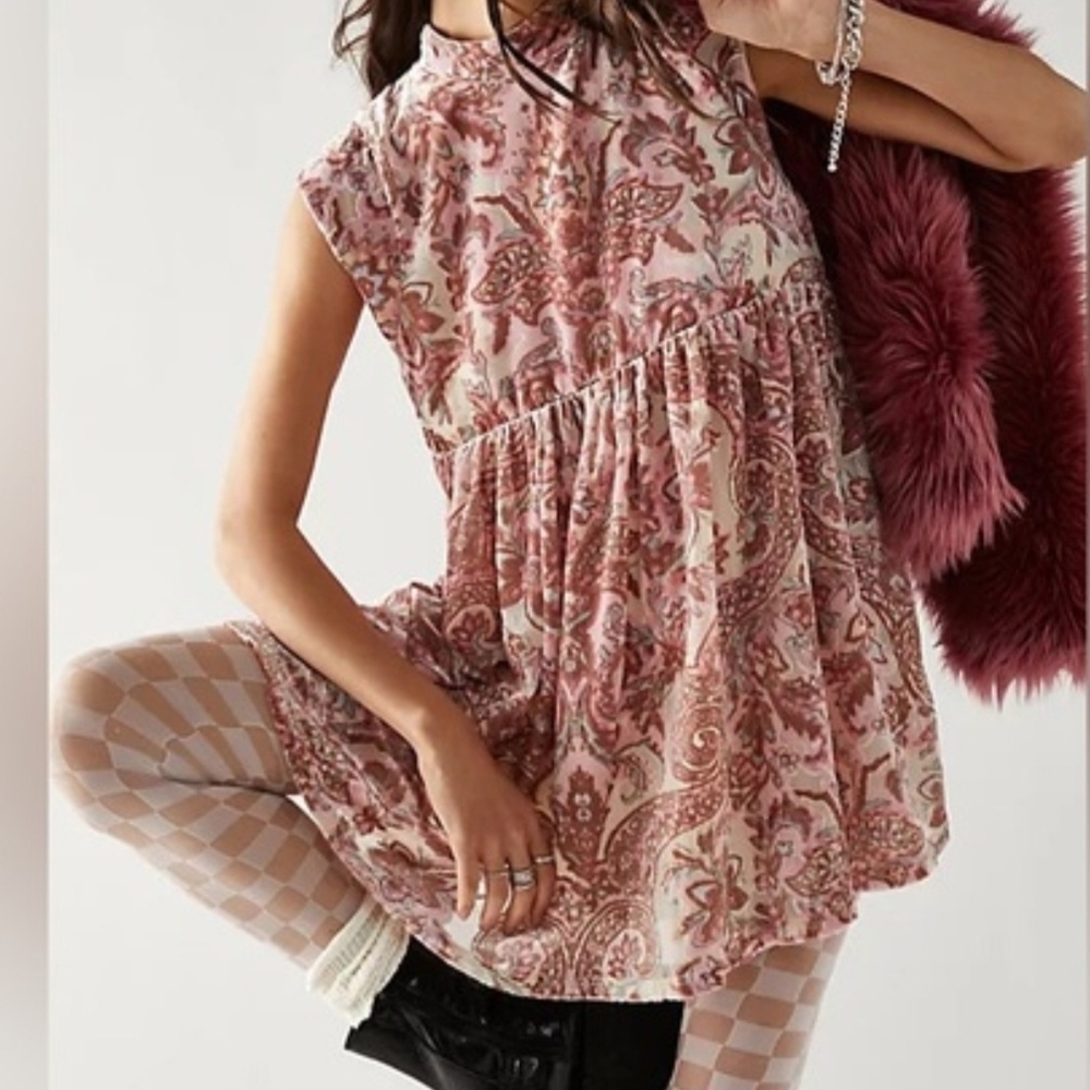 Sleeveless Pink Paisley Babydoll Top